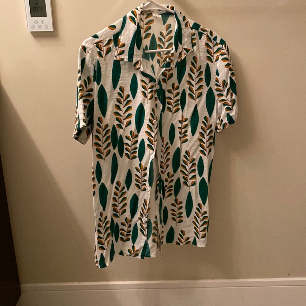 Short sleeve button down